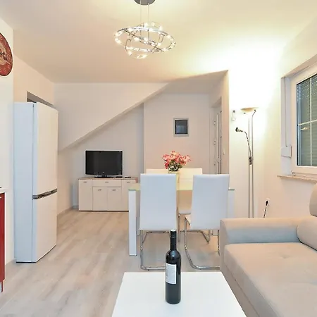 Apartment Fuer 4 Personen Ca 56 Qm In Medulin, Istrien Suedkueste Von Istrien